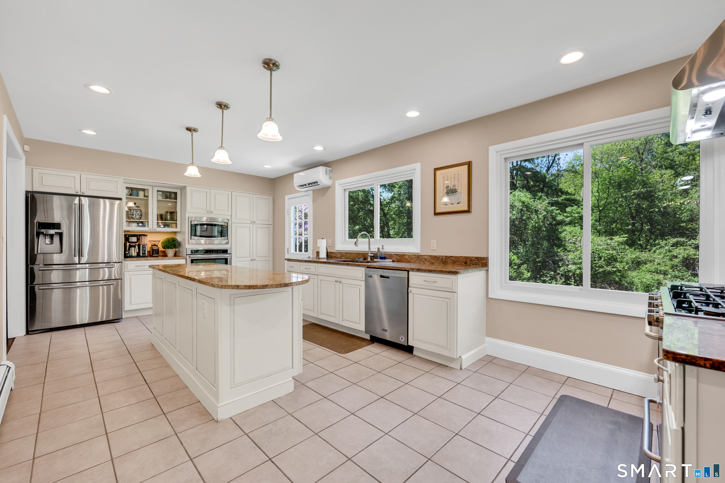 66 Great Ring Road Newtown, CT 06482 - Photo 13 of 40