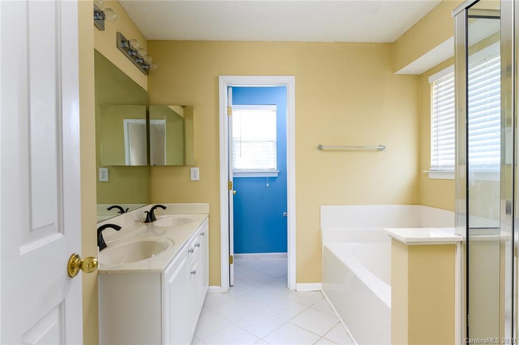 12023 Old Timber Road Charlotte, NC 28269 - Photo 17 of 33 Gallery Image 17