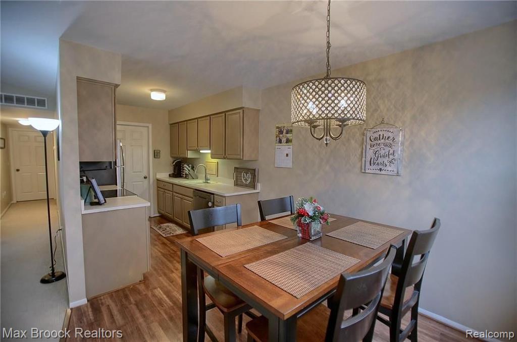 210 Pine Tree Ridge, Unit 4 Waterford, MI 48327 - Photo 12 of 22