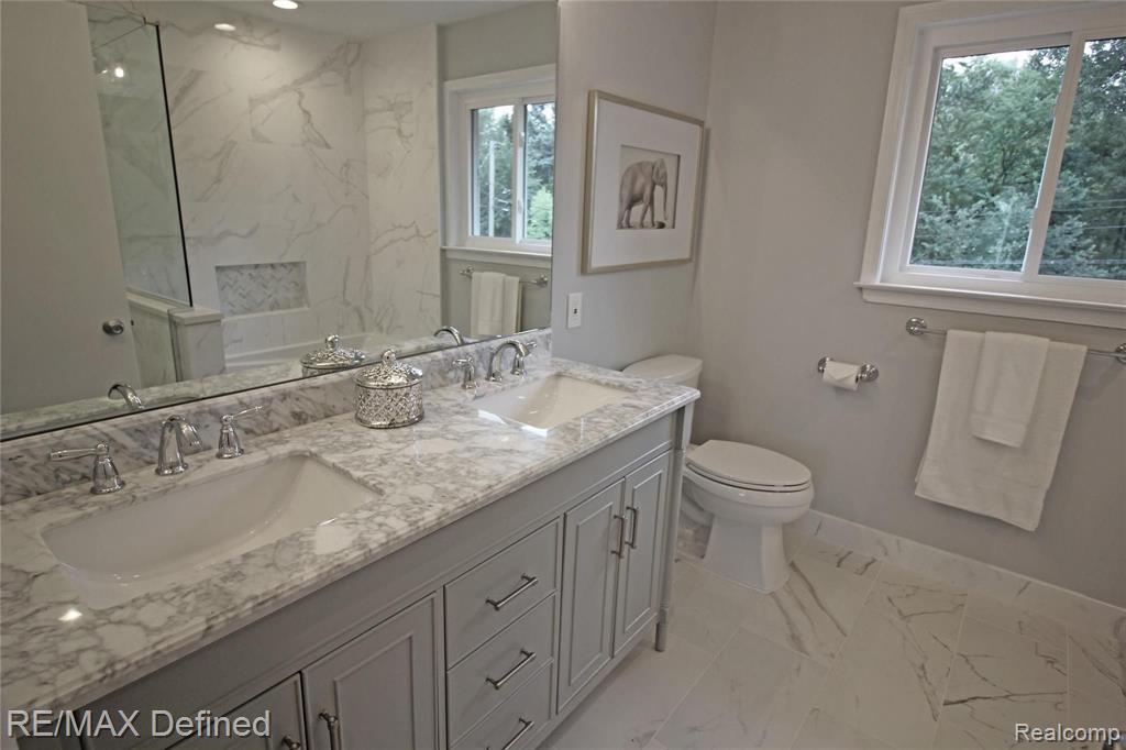 205 West Hamlin Road Rochester Hills, MI 48307 - Photo 16 of 23