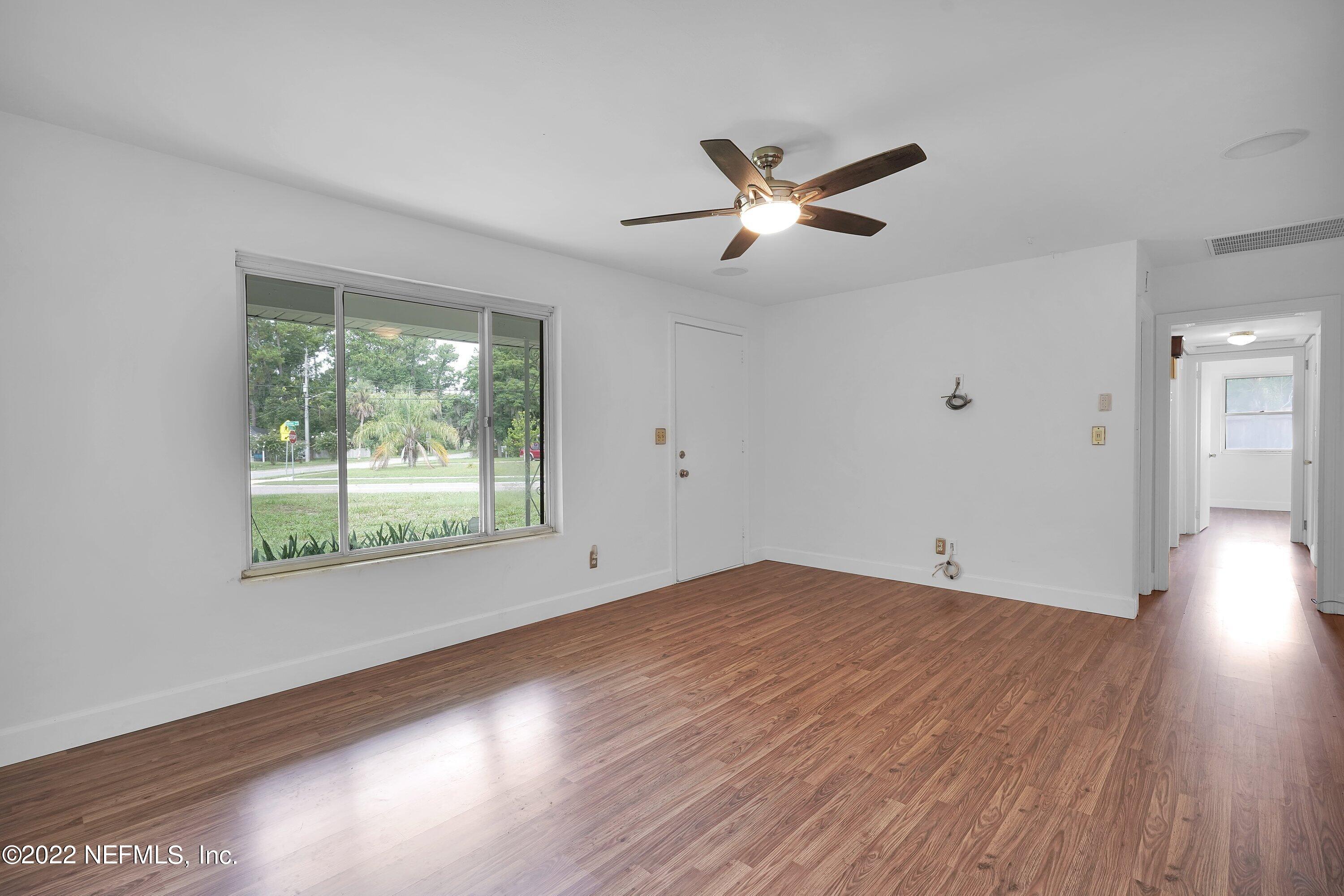 6823 Altama Road Jacksonville, FL 32216 - Photo 7 of 26 Living Room