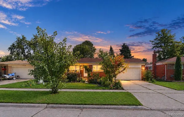 $269,900 | 27262 Thomas Avenue, Warren, MI 48092