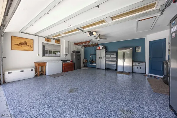a view of a livingroom with an empty space
