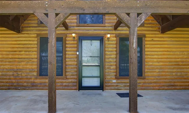 a view of entrance to house