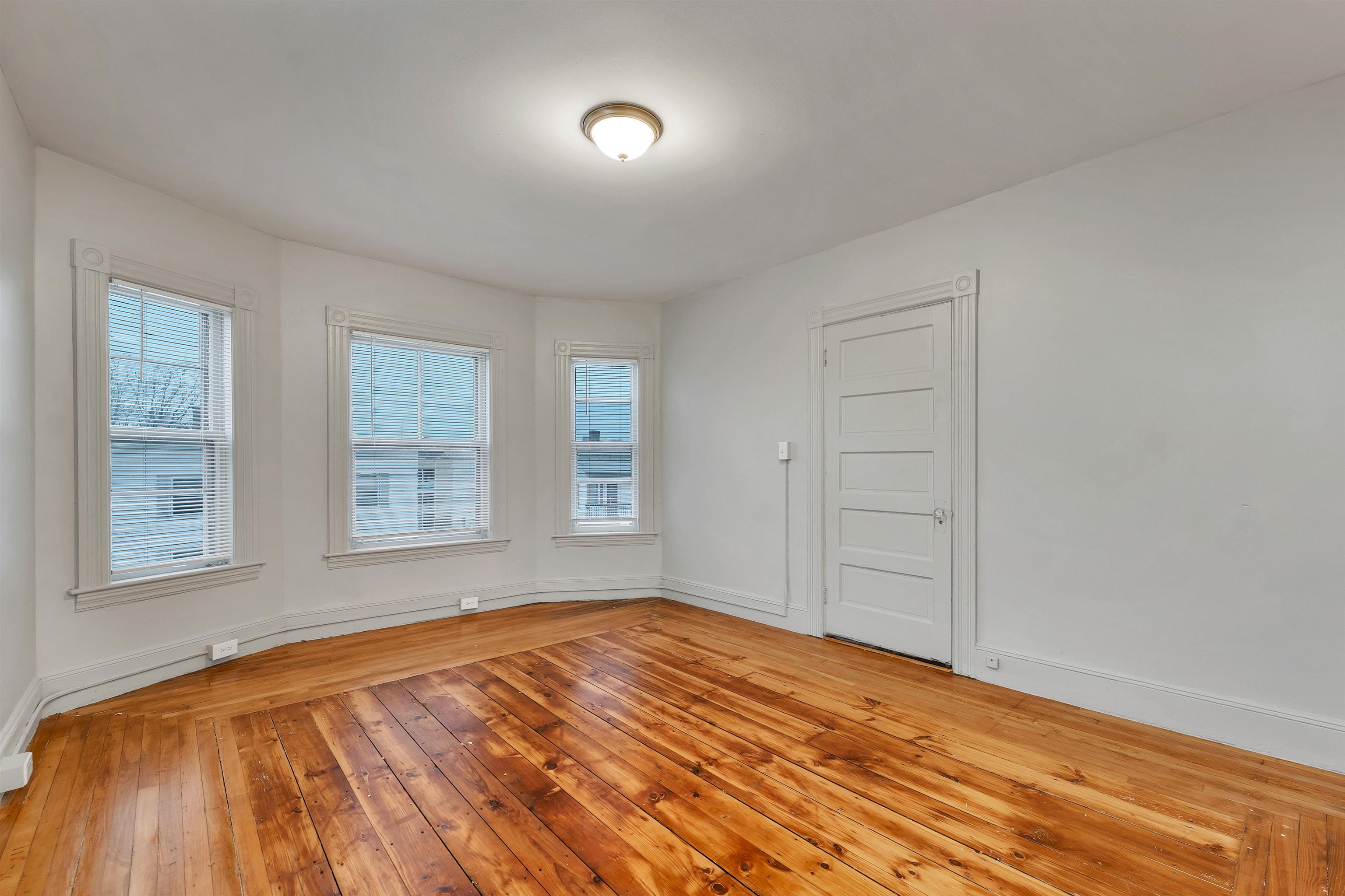 551 Montgomery Street Manchester, NH 03102 - Photo 15 of 42