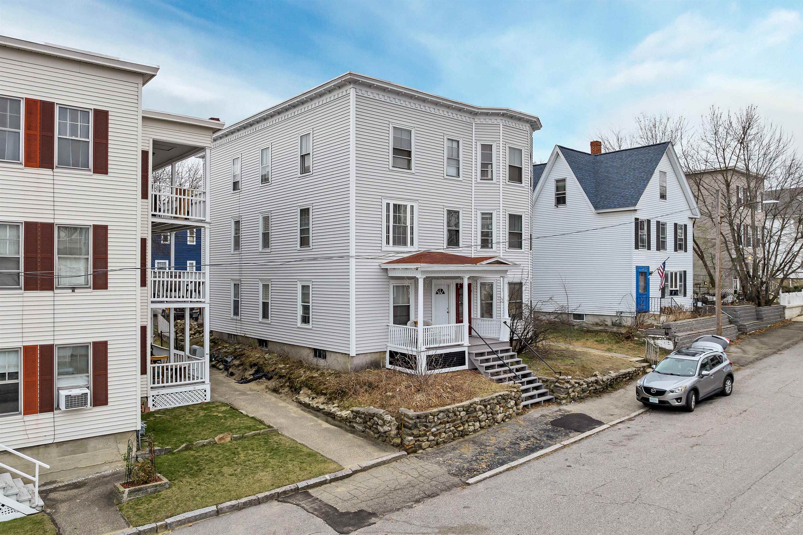 551 Montgomery Street Manchester, NH 03102 - Photo 2 of 42