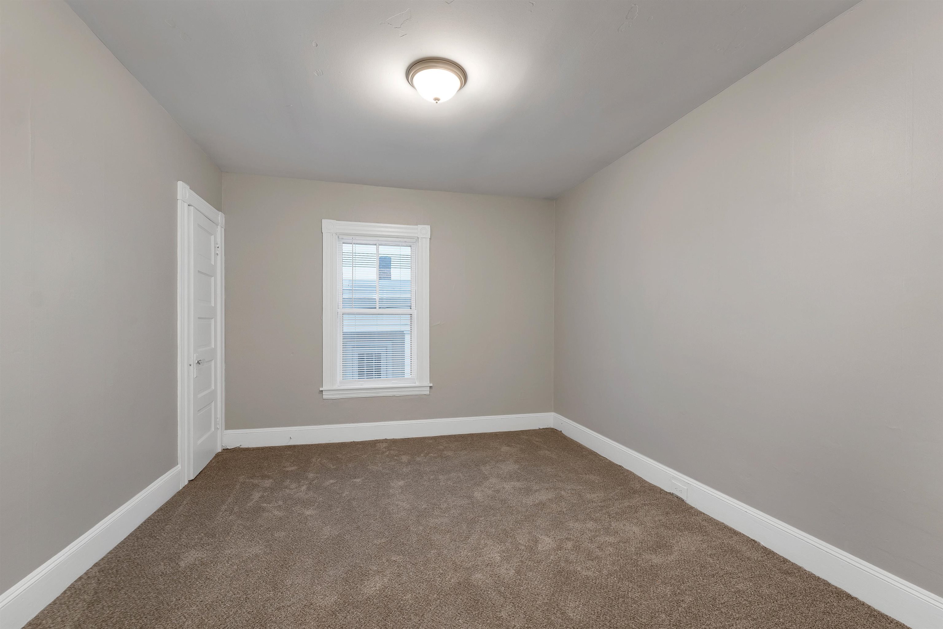 551 Montgomery Street Manchester, NH 03102 - Photo 27 of 42