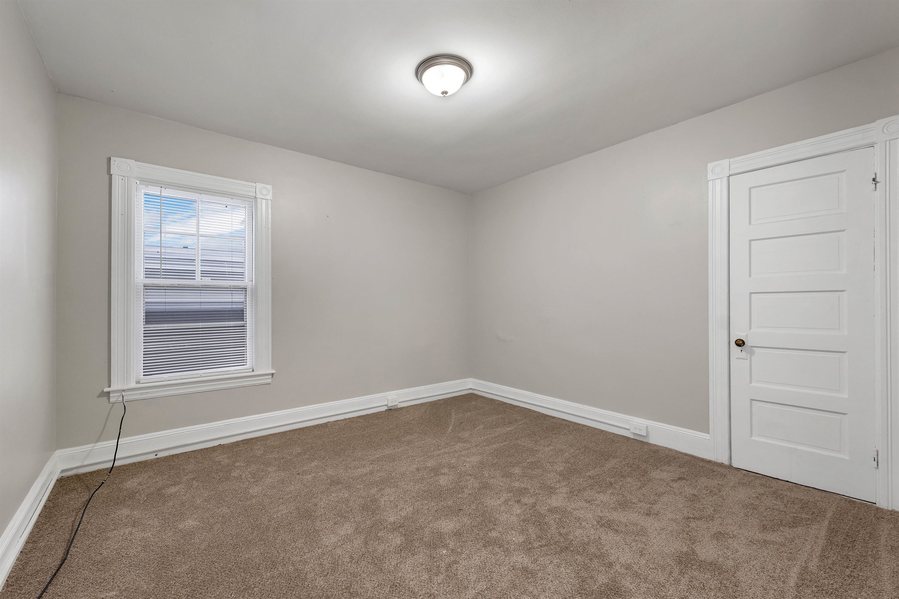 551 Montgomery Street Manchester, NH 03102 - Photo 29 of 42