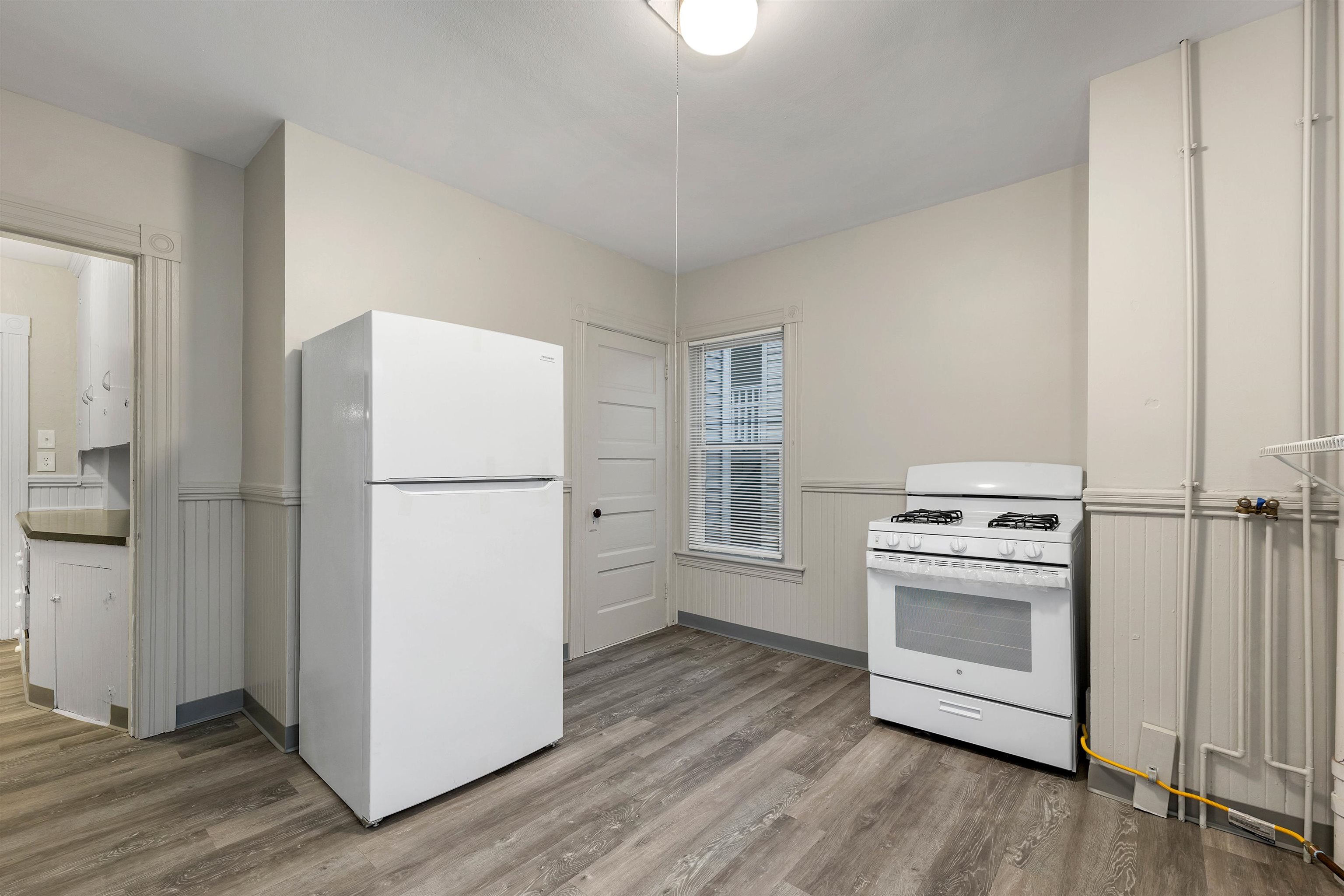 551 Montgomery Street Manchester, NH 03102 - Photo 3 of 42