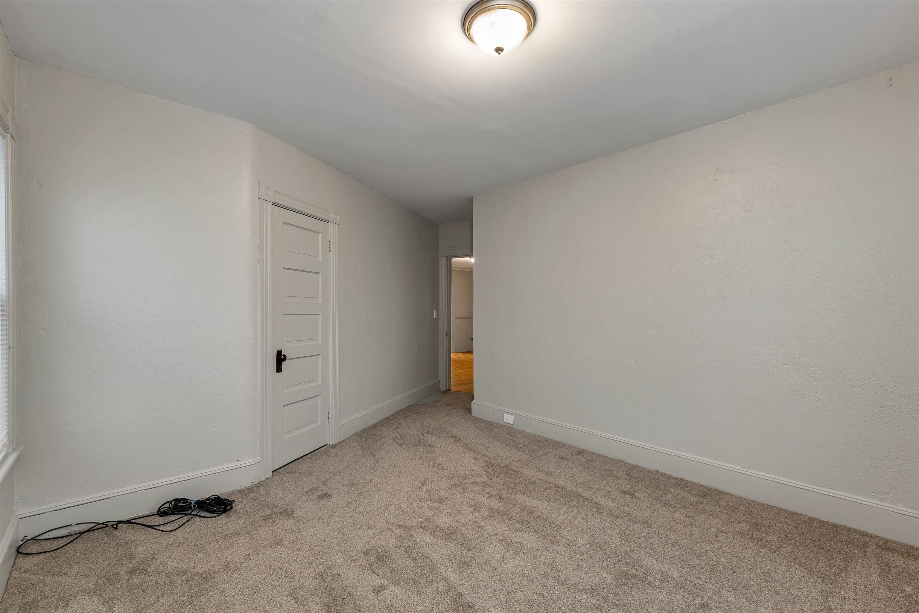 551 Montgomery Street Manchester, NH 03102 - Photo 9 of 42