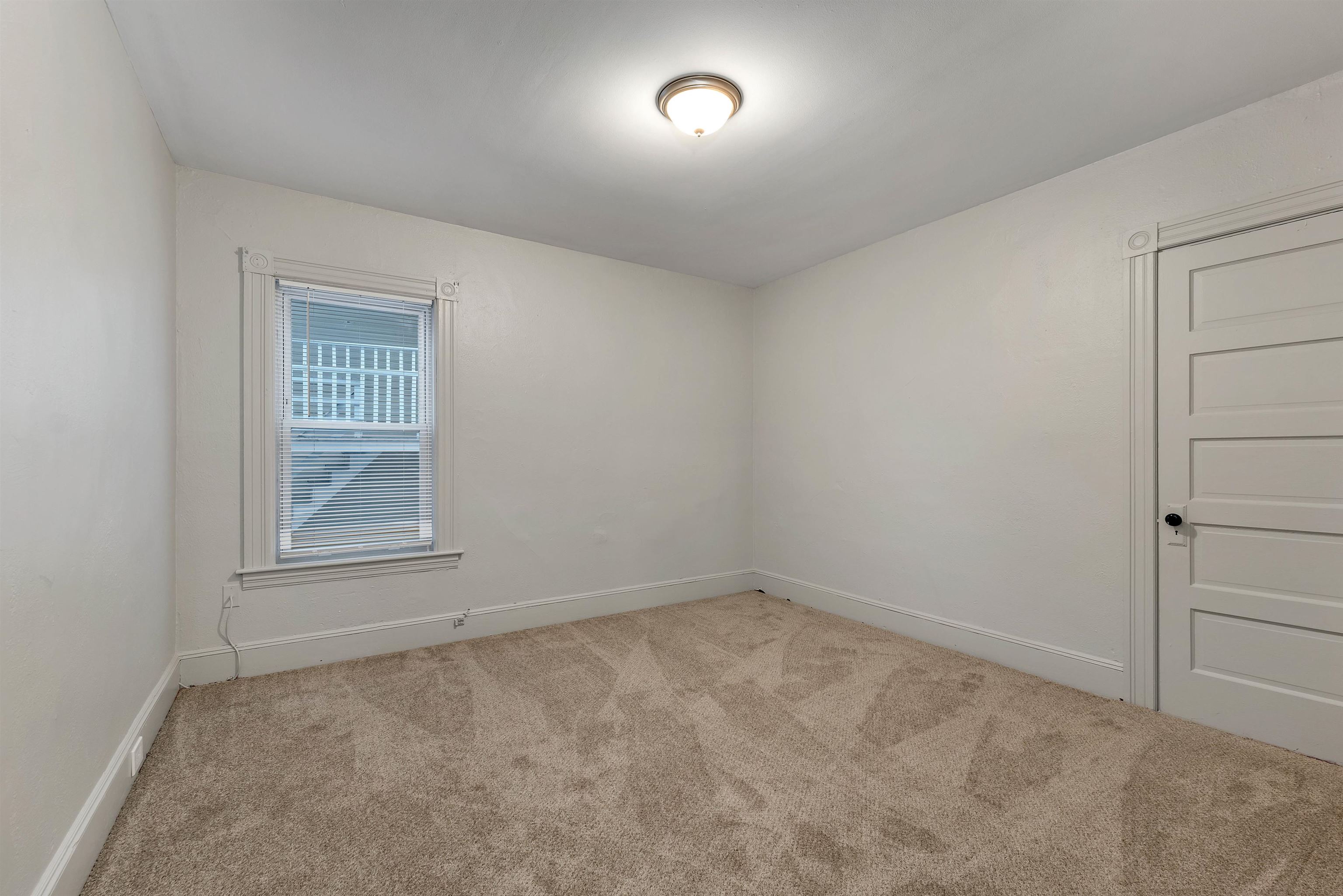 551 Montgomery Street Manchester, NH 03102 - Photo 10 of 42