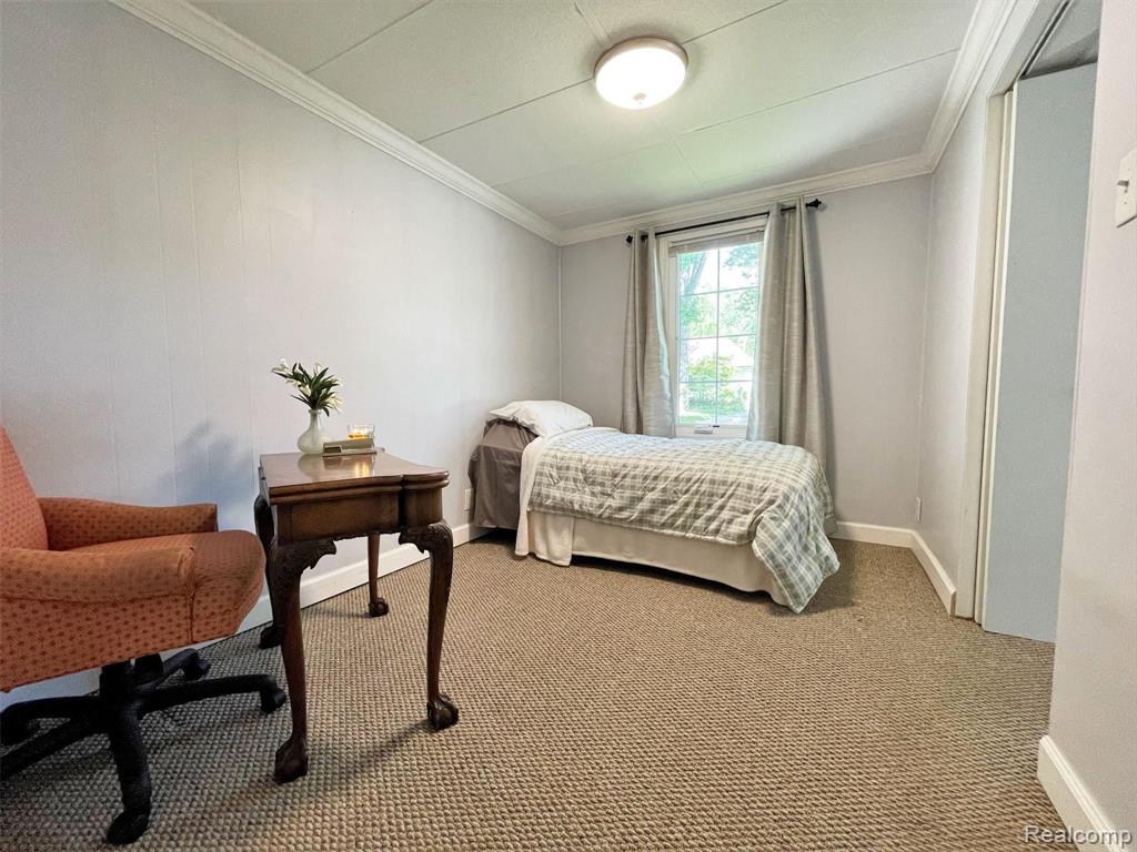 2111 Ridgemont Road Grosse Pointe Woods, MI 48236 - Photo 24 of 28