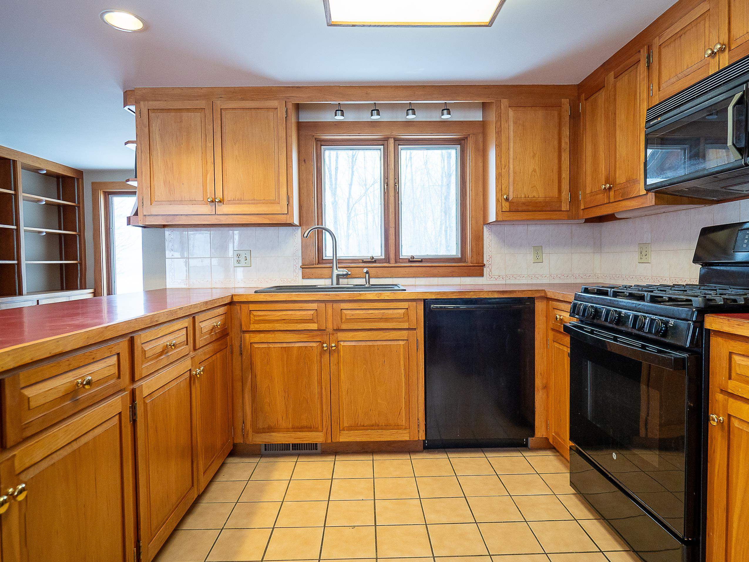 988 Jenne Road Reading, VT 05062 - Photo 13 of 38