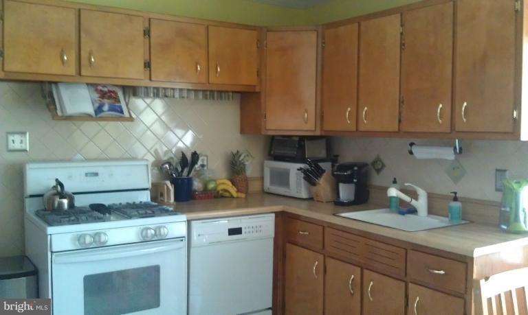 5954 Atteentee Road Springfield, VA 22150 - Photo 15 of 30 Kitchen