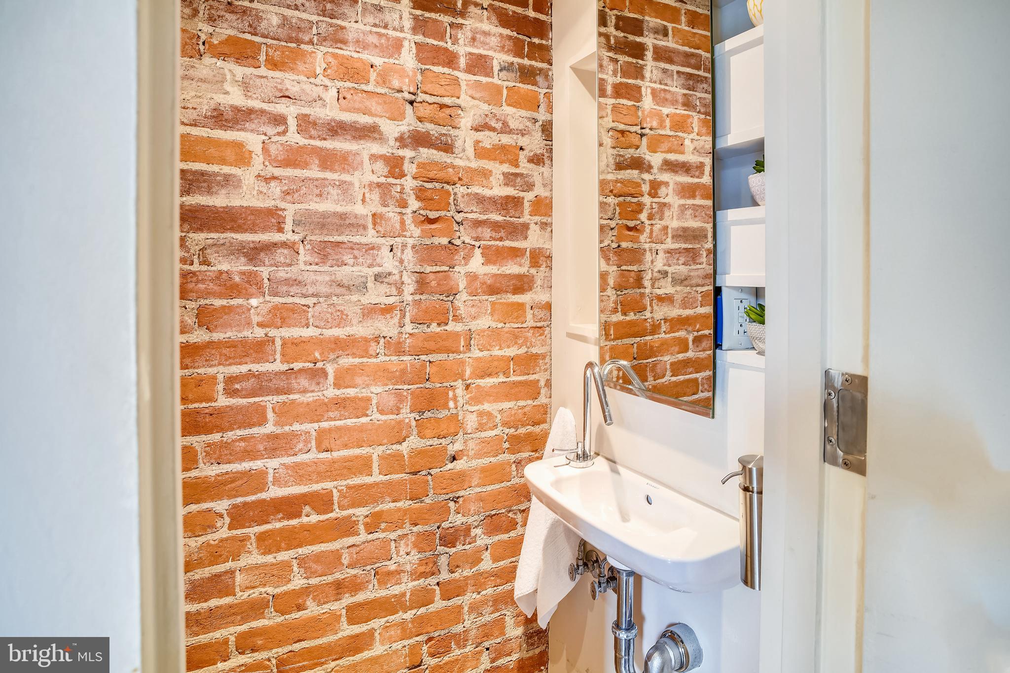 1322 Riggs Street Northwest Washington, DC 20009 - Photo 13 of 40 Powder Room