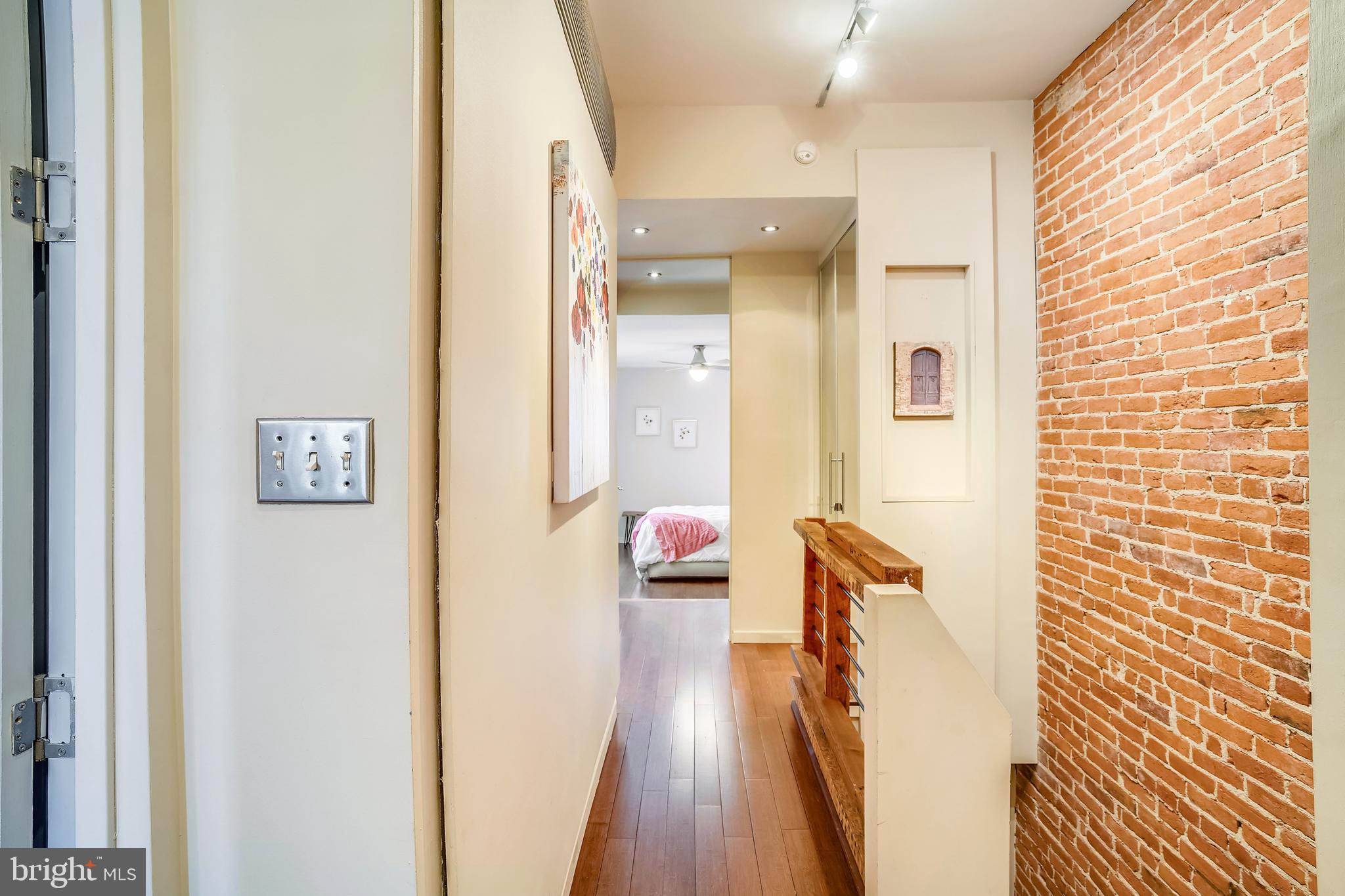 1322 Riggs Street Northwest Washington, DC 20009 - Photo 15 of 40 Landing