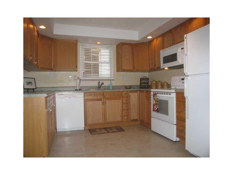 286 Sleepy Hollow Road Mt. Lebanon, PA 15228 - Photo 4 of 14 Kitchen. Cabinet space is abundant!