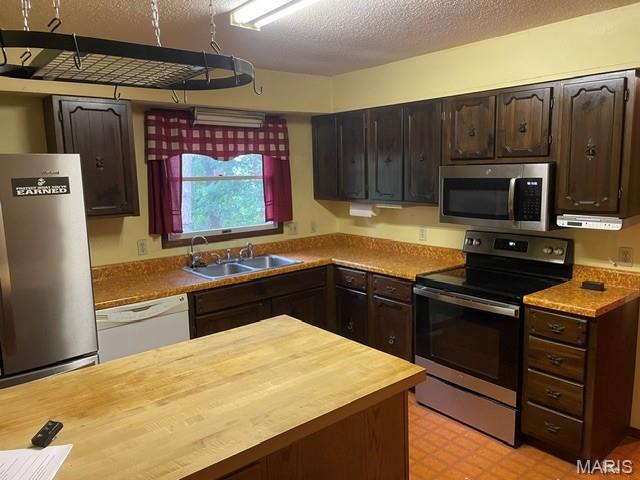 89 Zips Road Hawk Point, MO 63349 - Photo 10 of 14