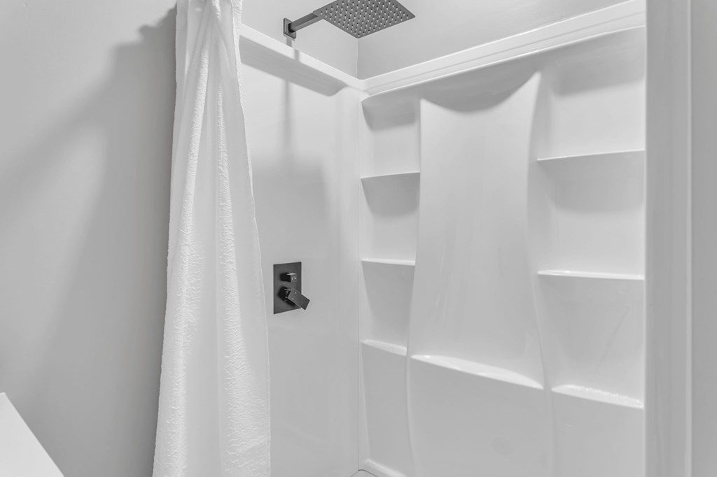 34 Brunswick Street Springfield, MA 01108 - Photo 25 of 31 a bathroom with a shower