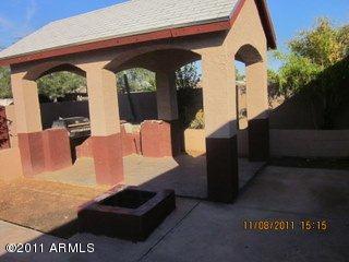 1738 West Darrel Road Phoenix, AZ 85041 - Photo 6 of 11 cov picnic area