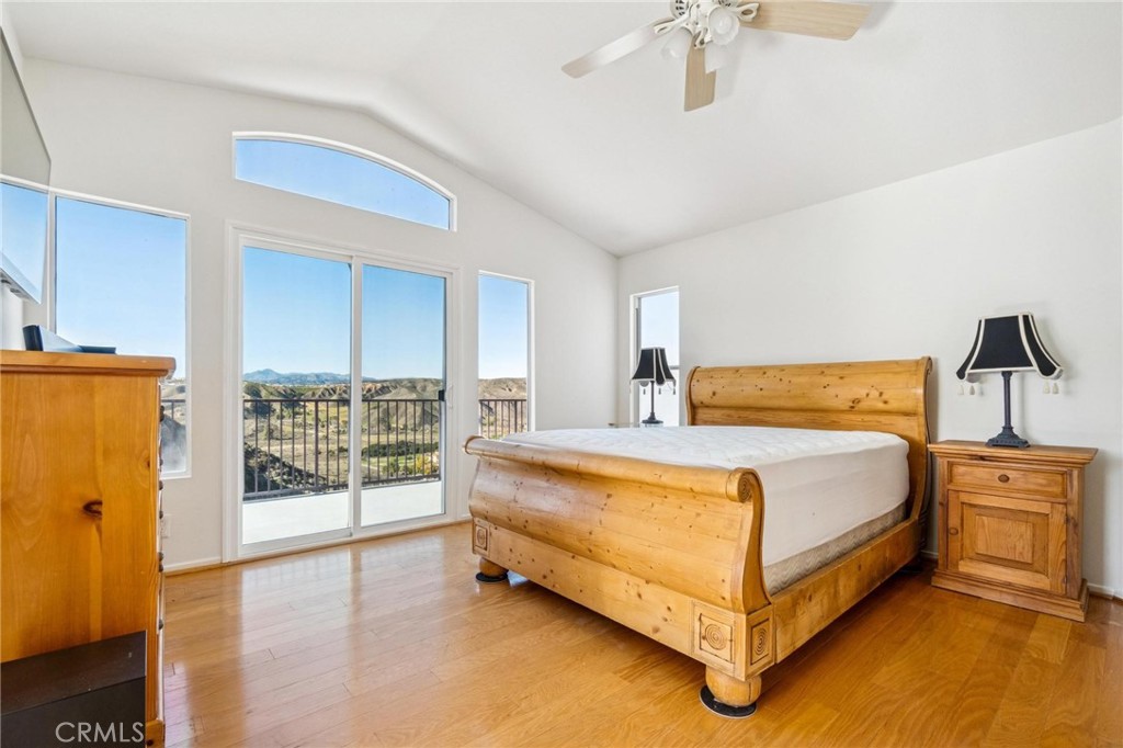 22939 Raintree Lane Saugus, CA 91390 - Photo 18 of 44