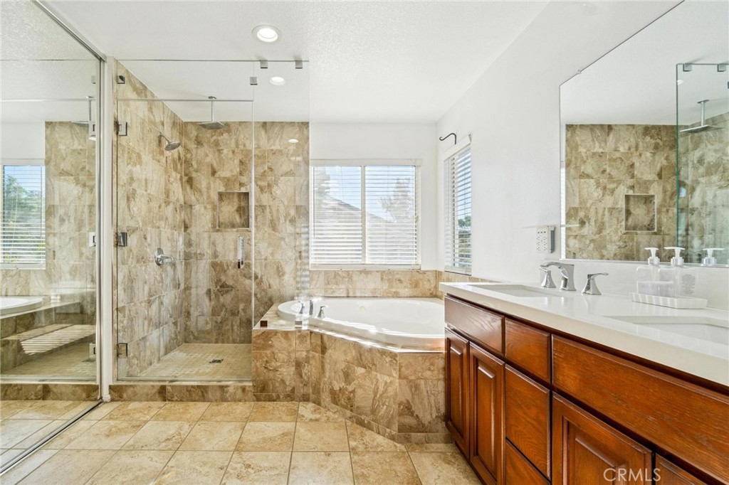 22939 Raintree Lane Saugus, CA 91390 - Photo 20 of 44