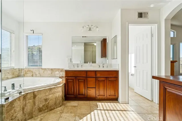 $899,900 | 22939 Raintree Lane, Saugus, CA 91390