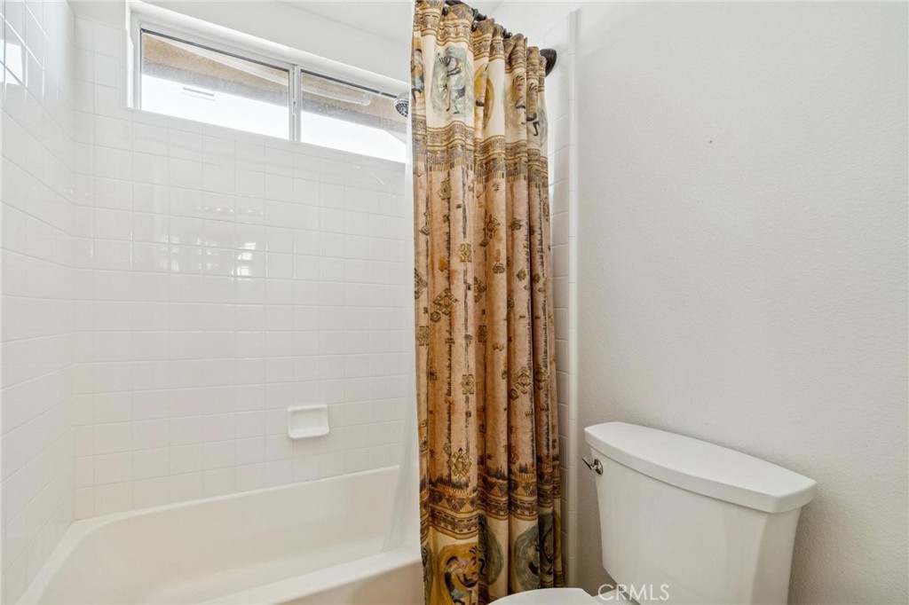 22939 Raintree Lane Saugus, CA 91390 - Photo 29 of 44