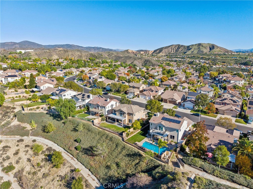 22939 Raintree Lane Saugus, CA 91390 - Photo 41 of 44