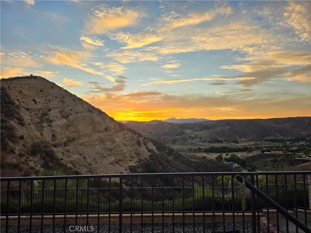 $899,900 | 22939 Raintree Lane, Saugus, CA 91390