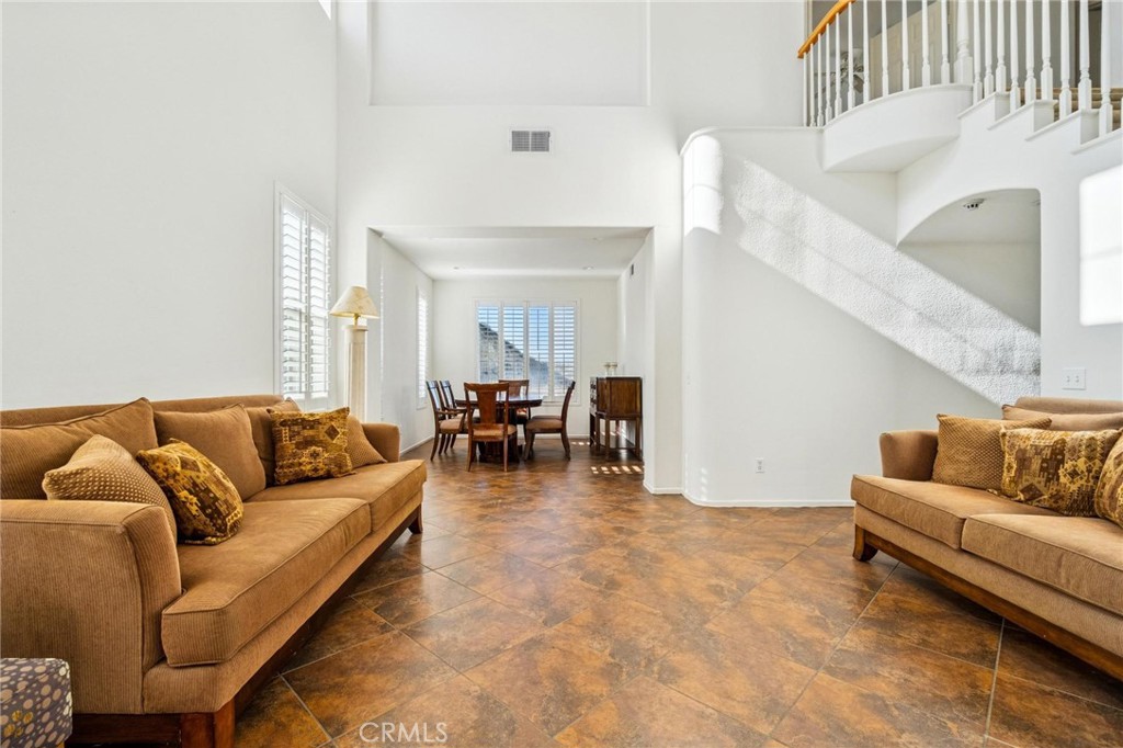 22939 Raintree Lane Saugus, CA 91390 - Photo 5 of 44