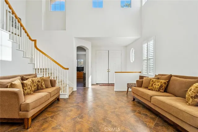 $899,900 | 22939 Raintree Lane, Saugus, CA 91390