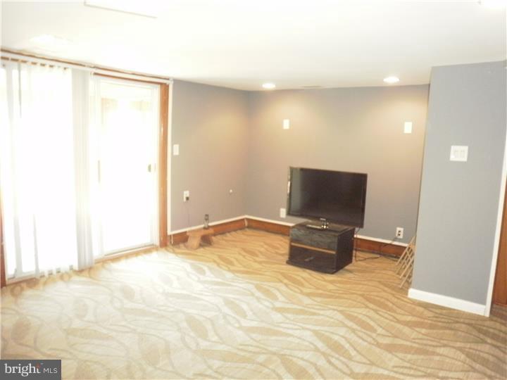 4164 Fairdale Road Philadelphia, PA 19154 - Photo 14 of 17 Gallery Image 14
