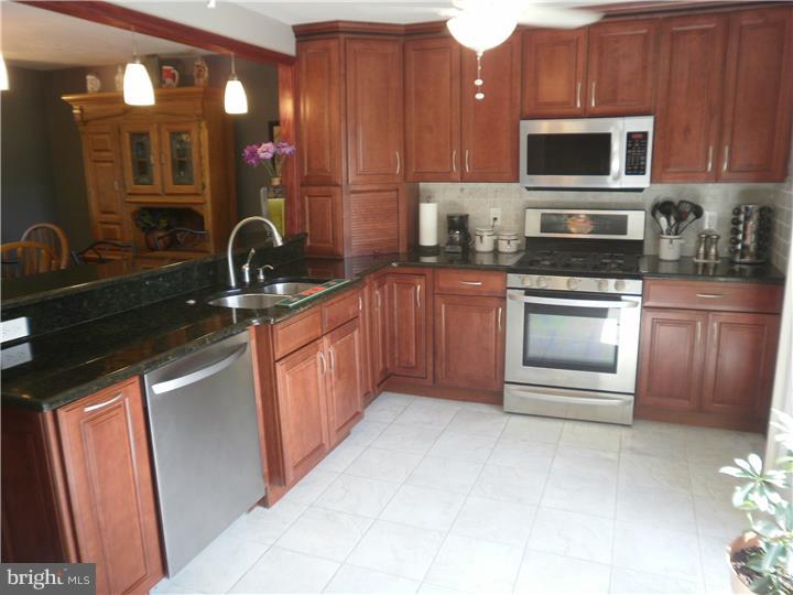4164 Fairdale Road Philadelphia, PA 19154 - Photo 9 of 17 Gallery Image 9