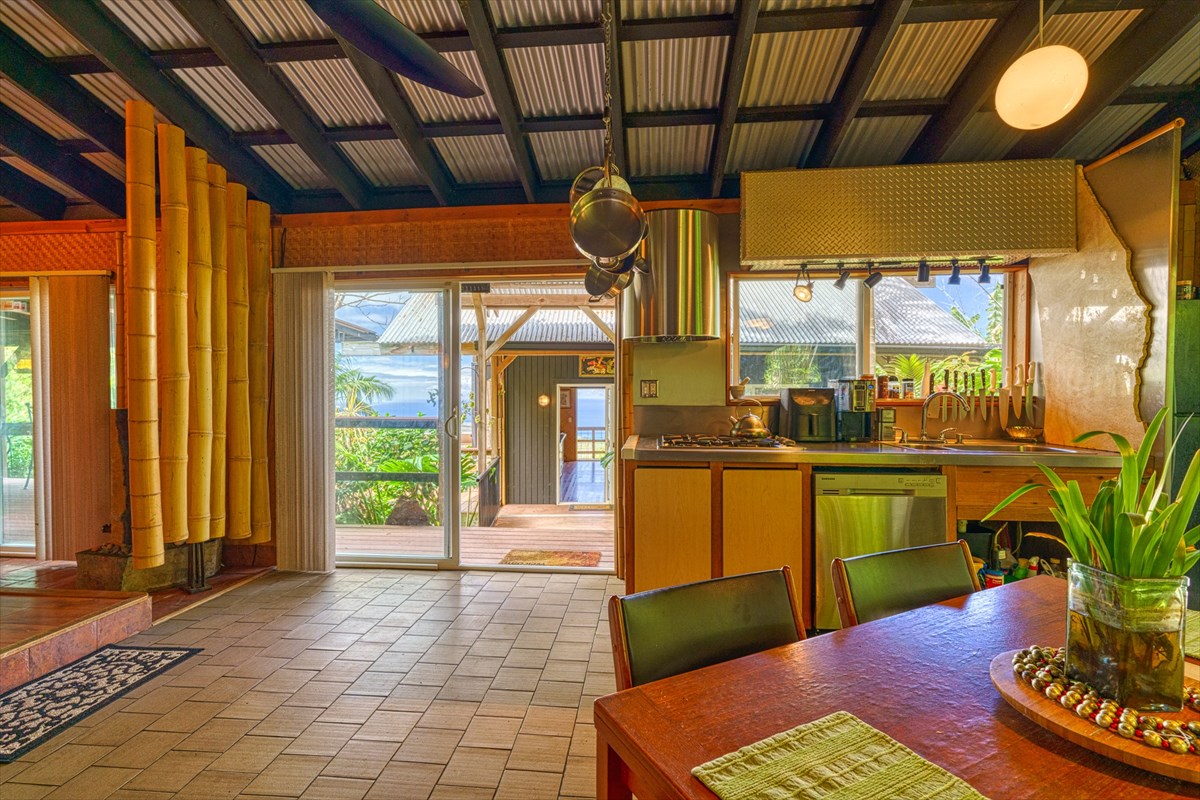 82-5989 Napoopoo Road Captain Cook, HI 96704 - Photo 11 of 23 Gallery Image 11