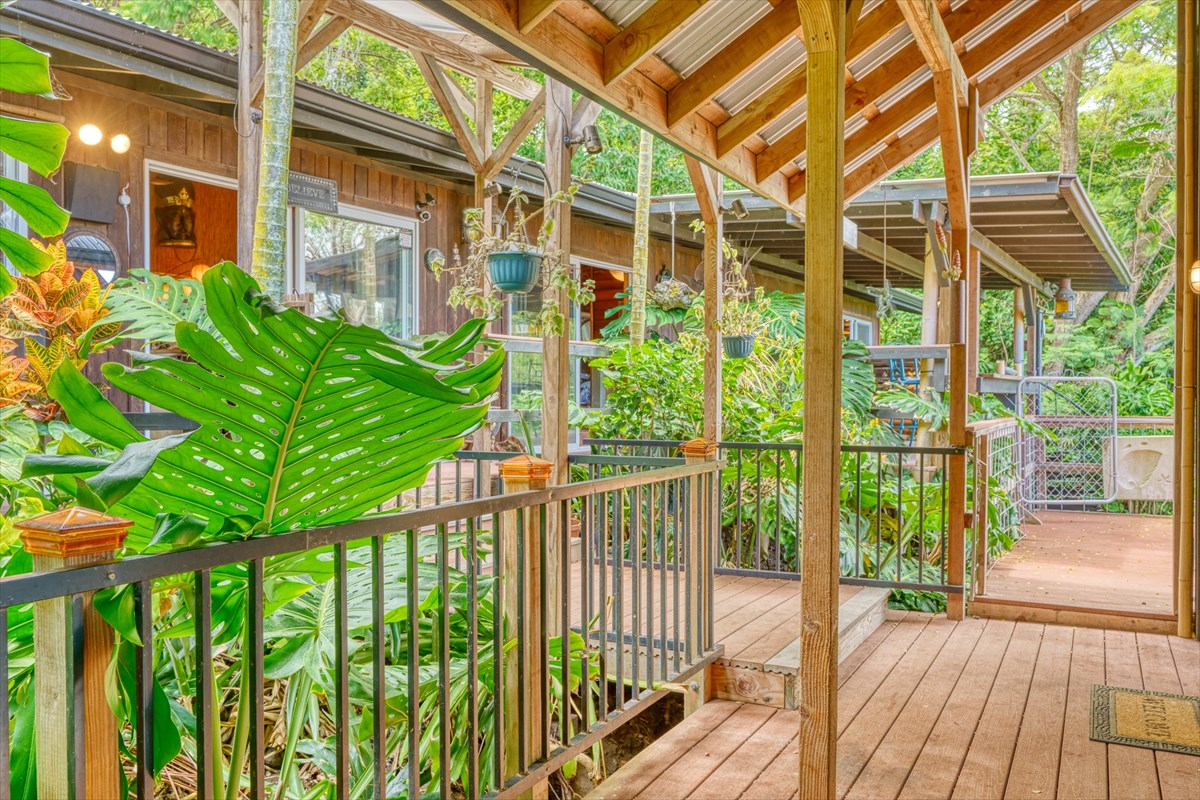 82-5989 Napoopoo Road Captain Cook, HI 96704 - Photo 6 of 23 Gallery Image 6