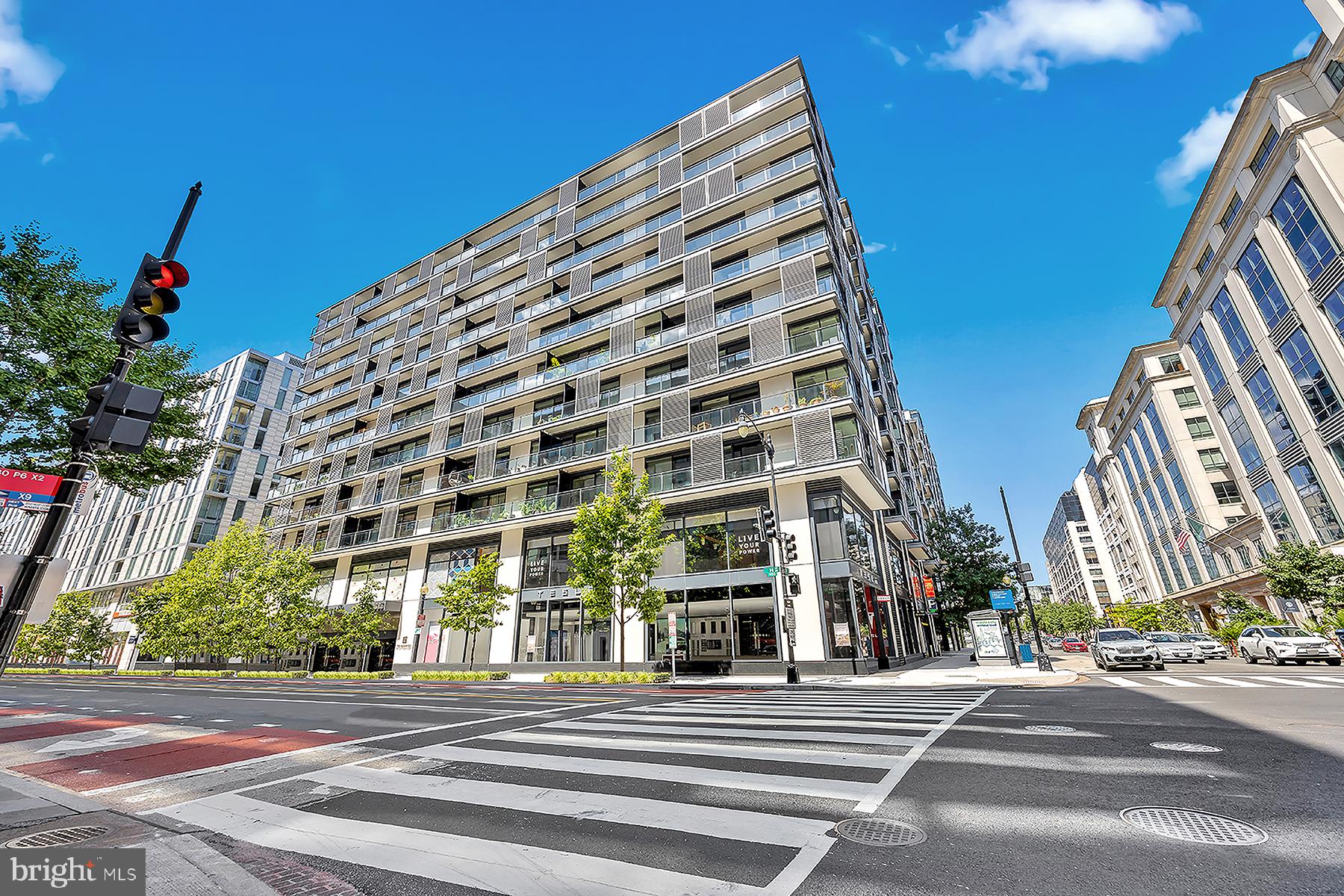 925 H Street Northwest, Unit 501 Washington, DC 20001 - Photo 31 of 32 Blending Modern Luxury and Ease of Access