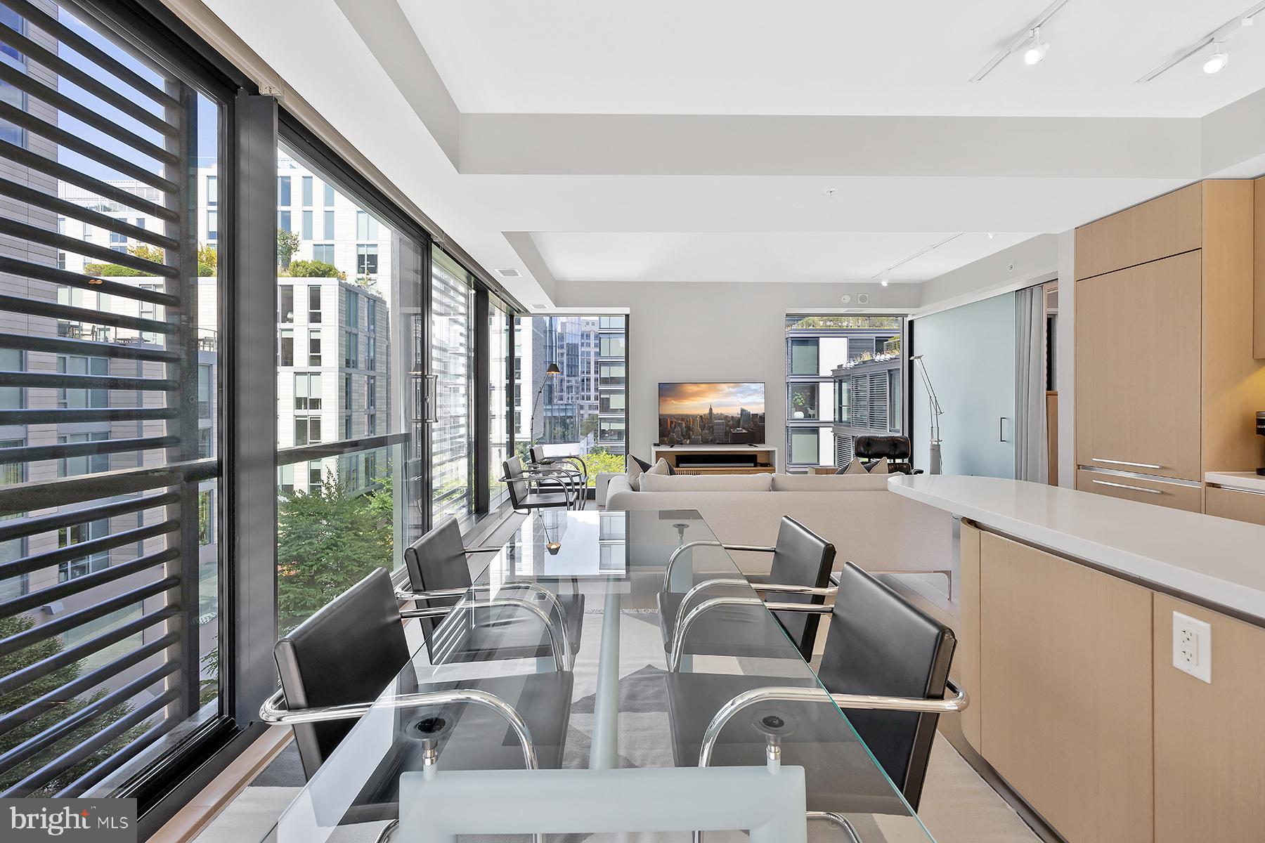 925 H Street Northwest, Unit 501 Washington, DC 20001 - Photo 7 of 32 Dining Area
