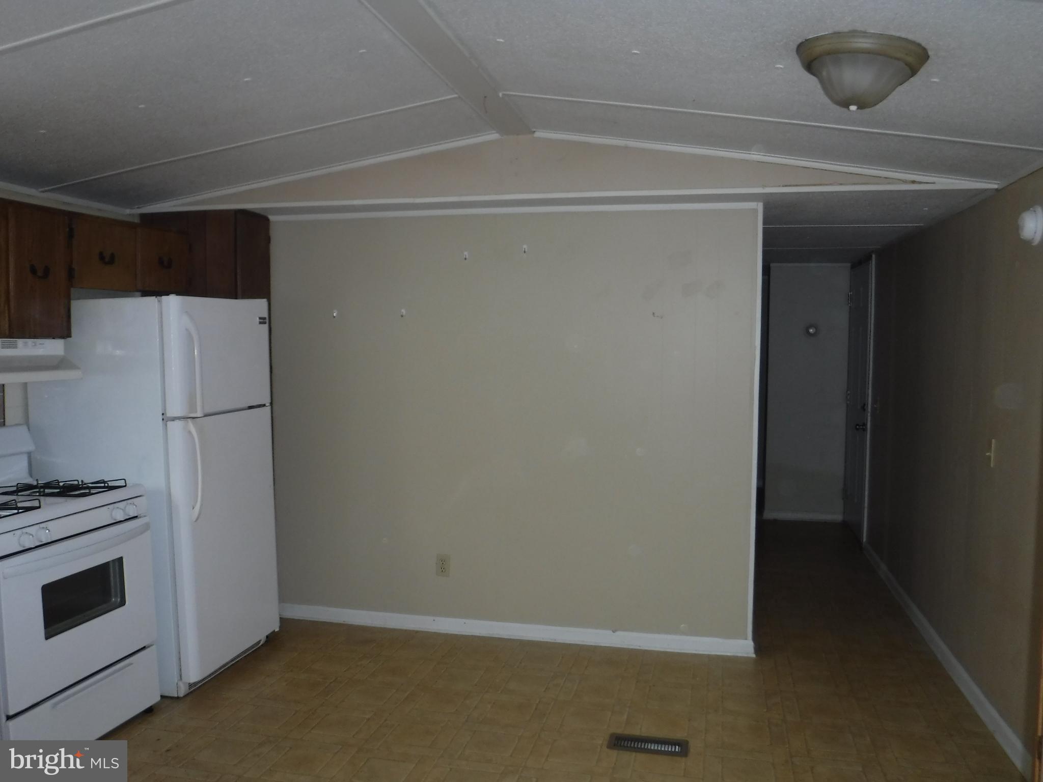 47 Shamrock Avenue Dover, DE 19901 - Photo 5 of 13 a utility room with dryer and washer