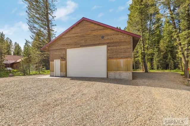 $1,200,000 | 3541 Browning Road, Island Park, ID 83429