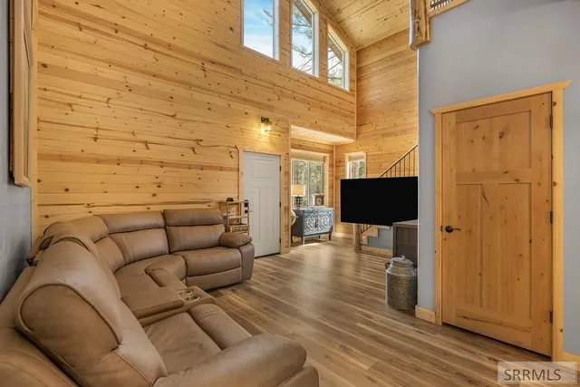 $1,200,000 | 3541 Browning Road, Island Park, ID 83429