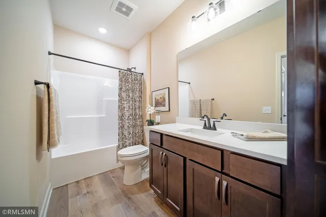 $487,900 | 6701 Ridgewood Drive, Cannon Falls, MN 55009