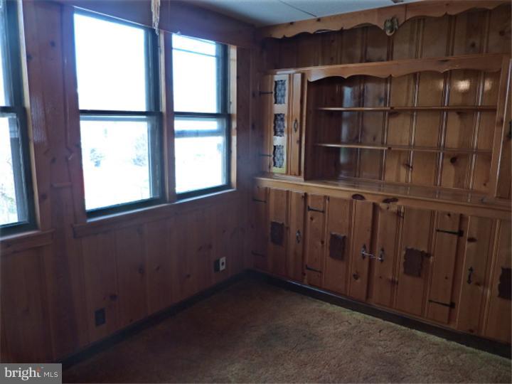 7057 Guilford Road Upper Darby, PA 19082 - Photo 5 of 8