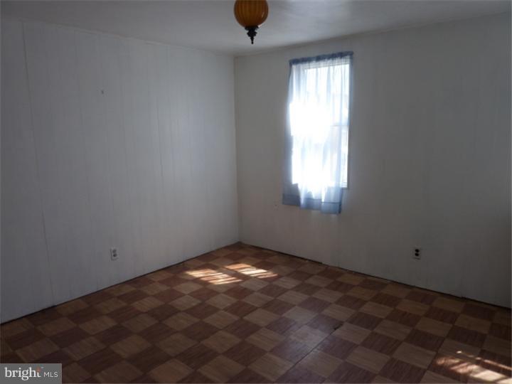 7057 Guilford Road Upper Darby, PA 19082 - Photo 6 of 8
