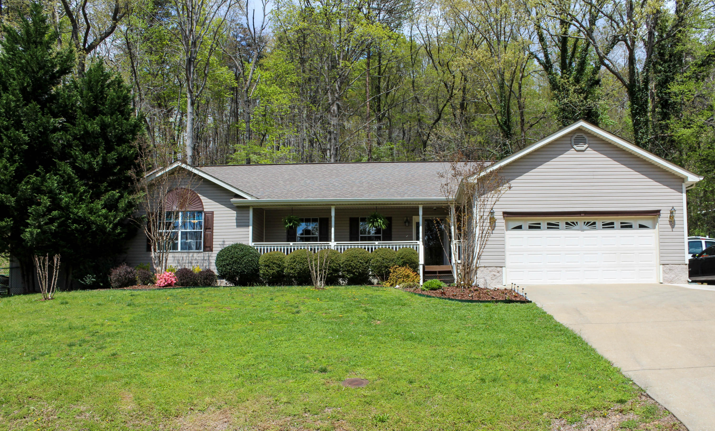 6019 Browntown Road Chattanooga, TN 37415 - Photo 1 of 32 Front View