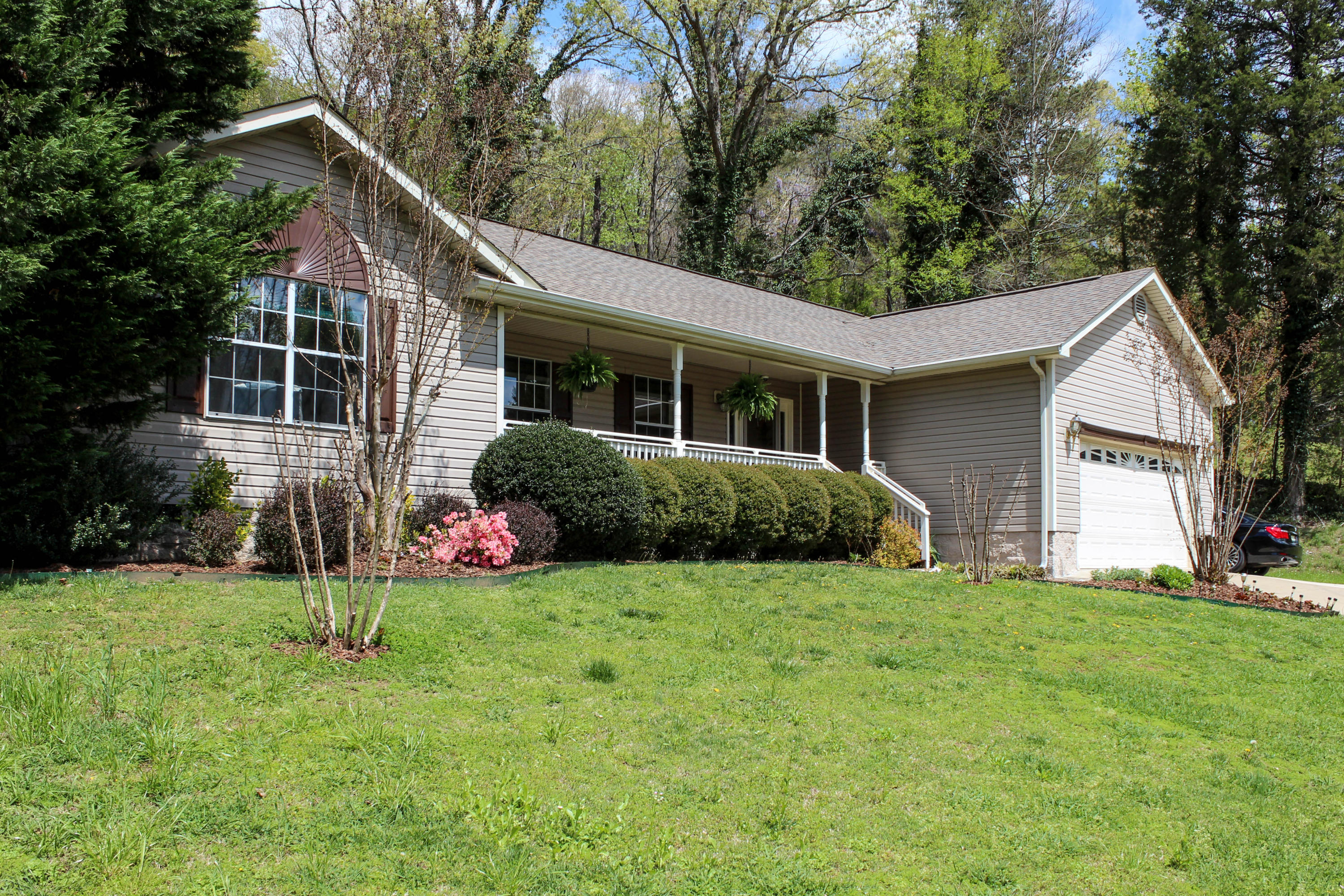 6019 Browntown Road Chattanooga, TN 37415 - Photo 2 of 32 Front View