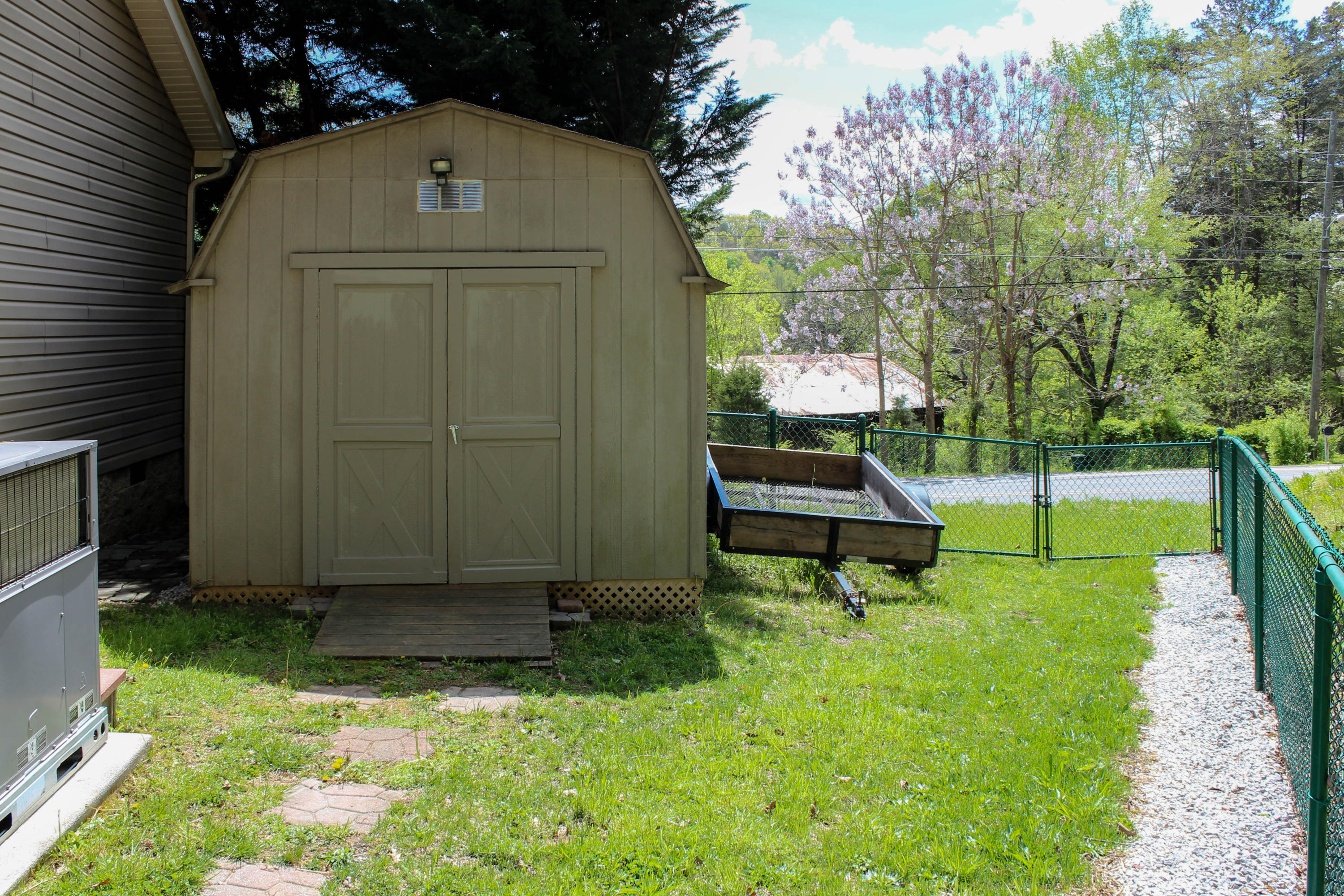 6019 Browntown Road Chattanooga, TN 37415 - Photo 25 of 32 Backyard