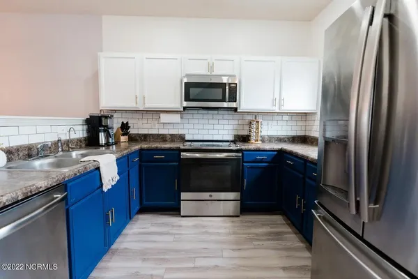 $3,000 | 806 Blanche Avenue, Unit 2, Carolina Beach, NC 28428