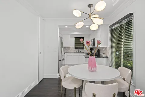 $639,000 | 11646 Chenault Street, Unit 2, Los Angeles, CA 90049