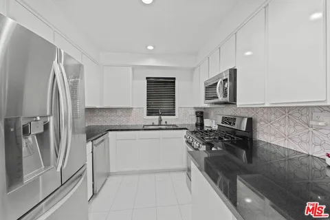 $639,000 | 11646 Chenault Street, Unit 2, Los Angeles, CA 90049